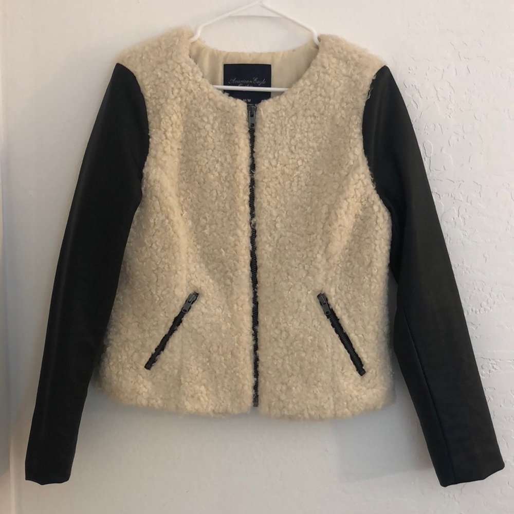 AMERICAN EAGLE OUTFITTERS fur&leather jacket